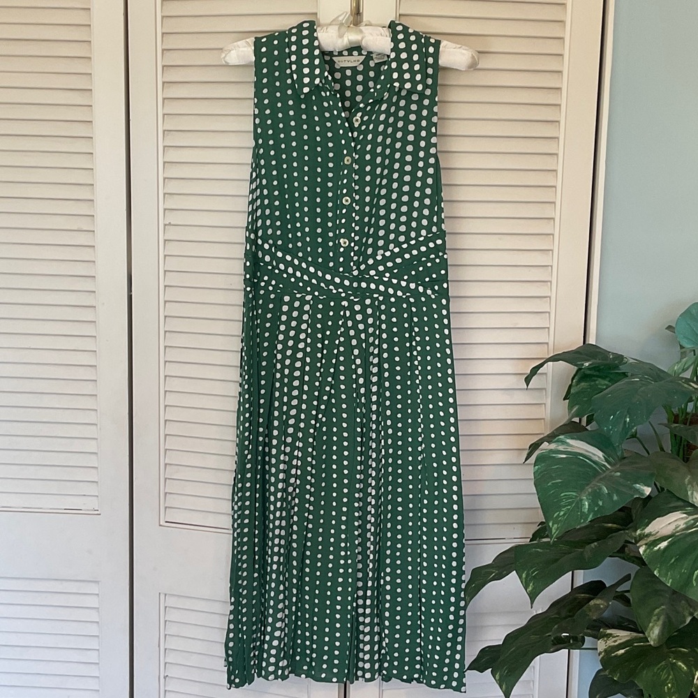 Anthropologie Green and White Polka Dot Sleeveless Collared Midi Dress